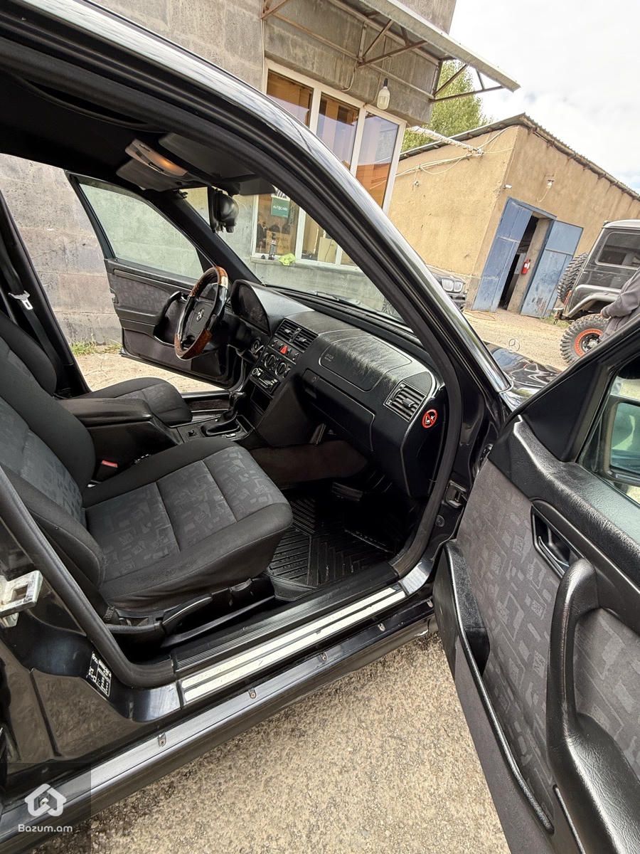 Mercedes-Benz 280 1996 - image 8