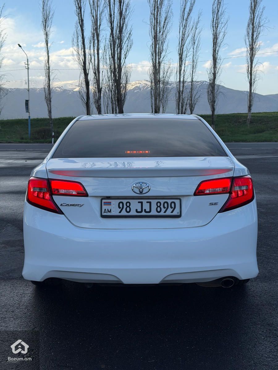 Toyota camry se - image 2