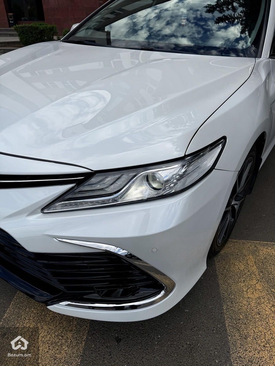 Toyota Camry 2021 HYBRID - image 2