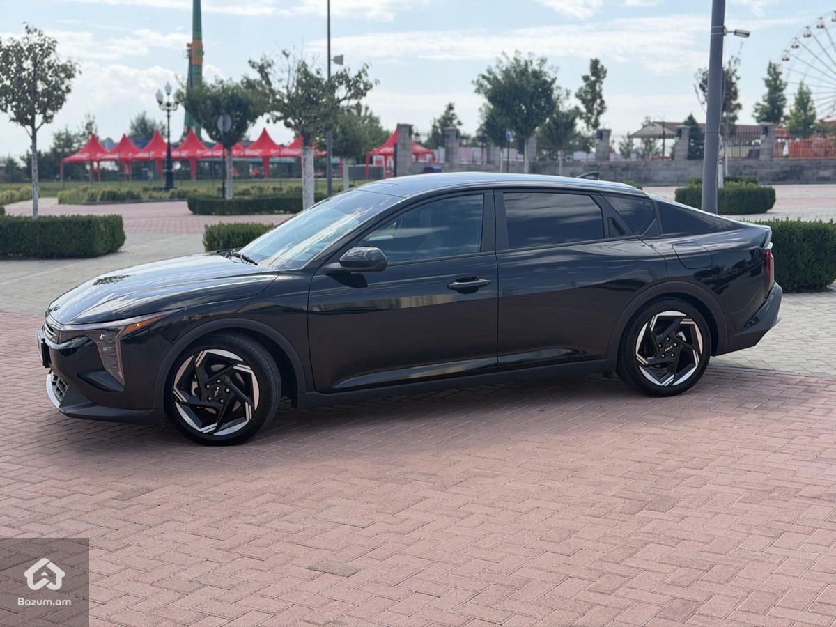 Kia K4 2025 EX - image 2