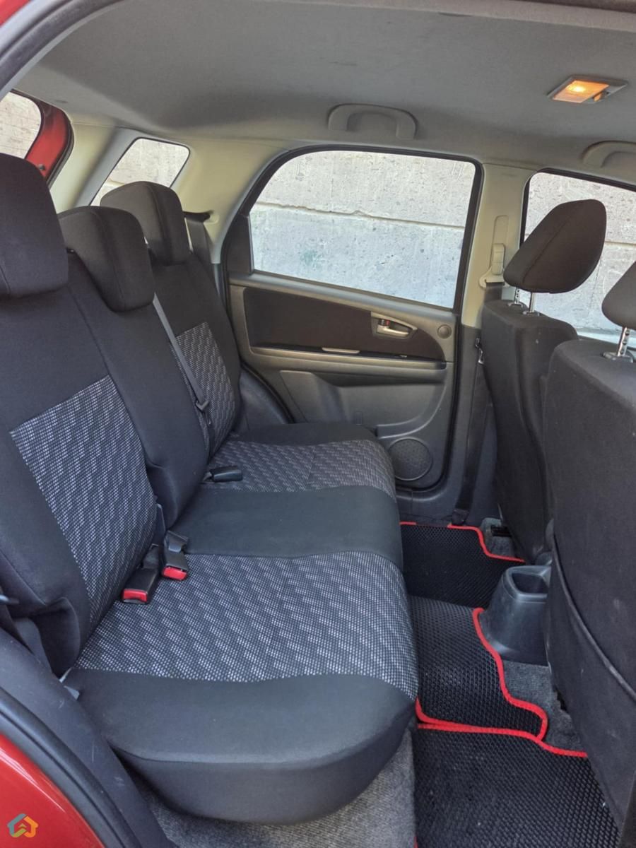 Suzuki SX4  - image 8
