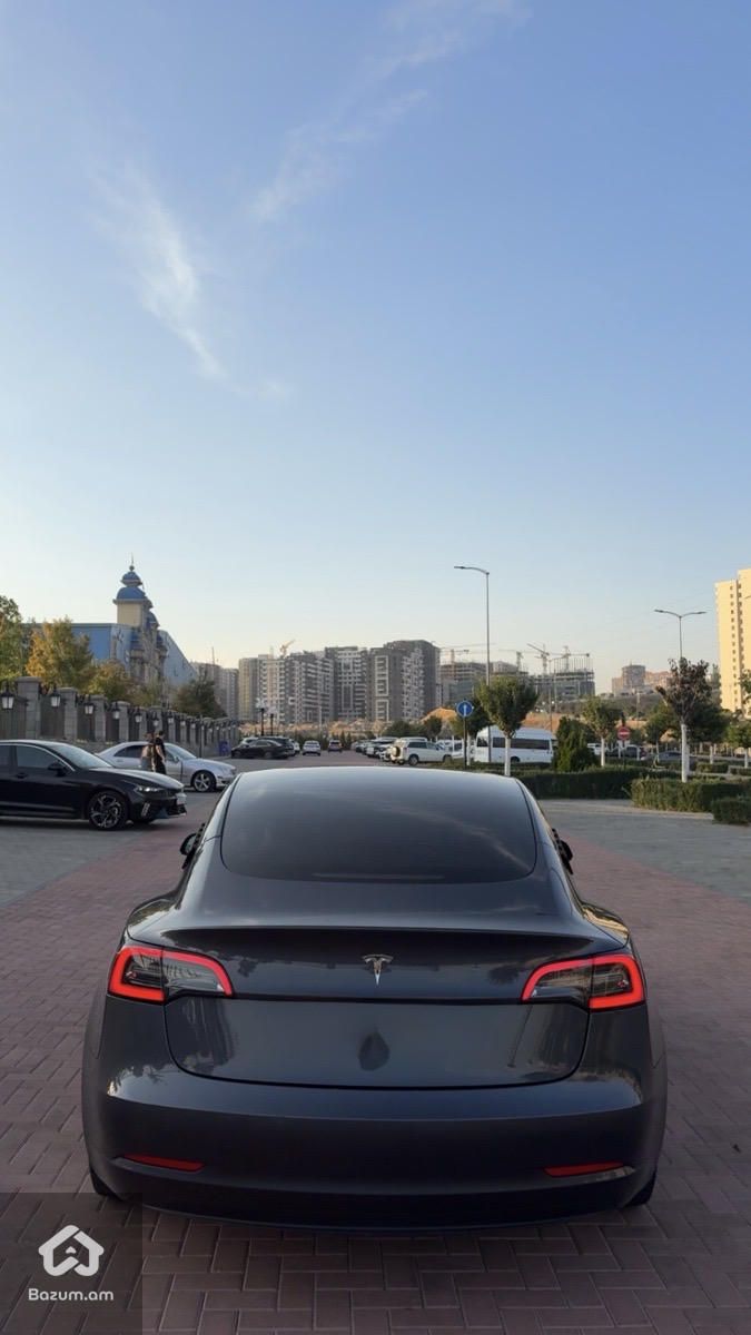 Tesla Model 3 2023/11 - image 2