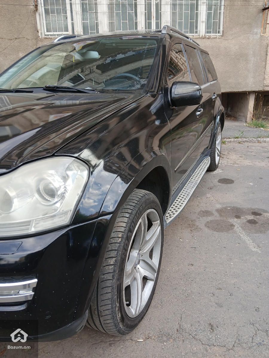 Mercedes GL - image 13