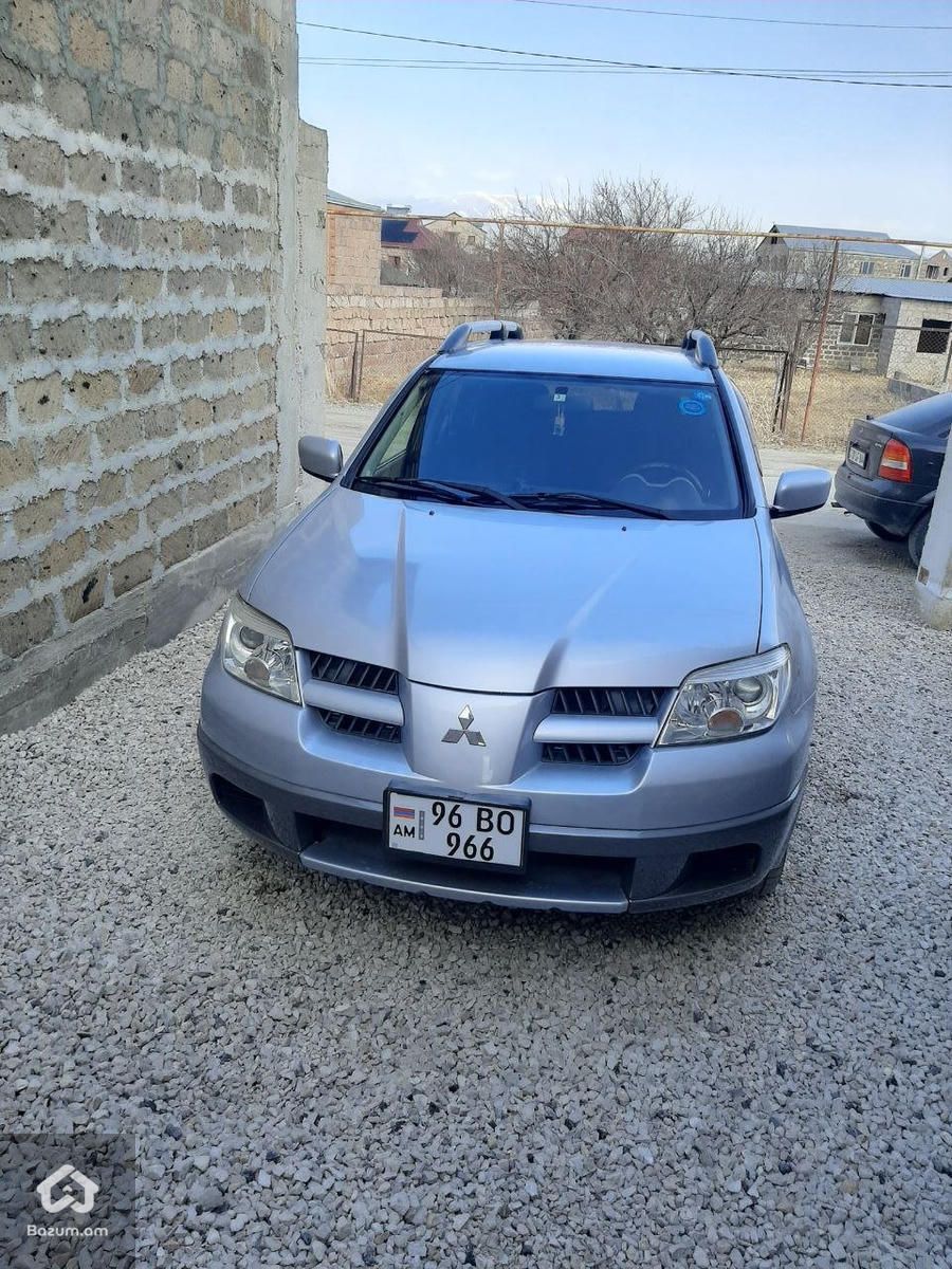 Mitsubishi Airtrek 2004 - image 1