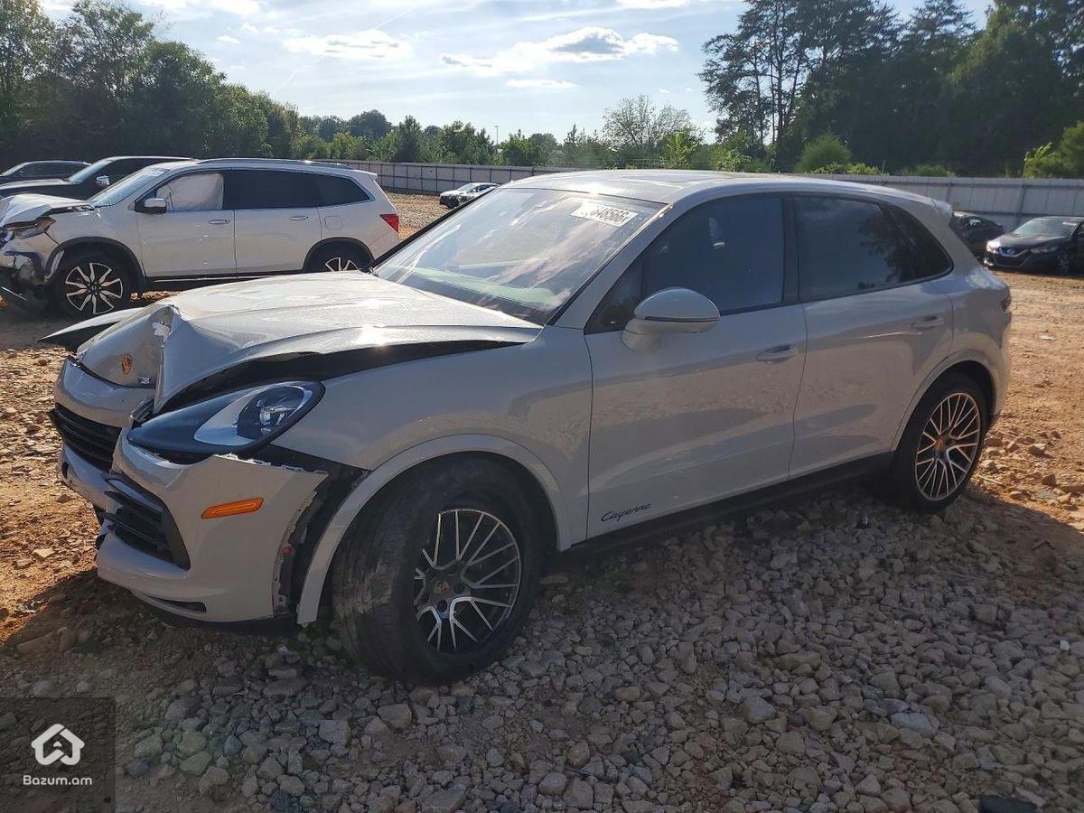 Porsche Cayenne 2023 - image 1