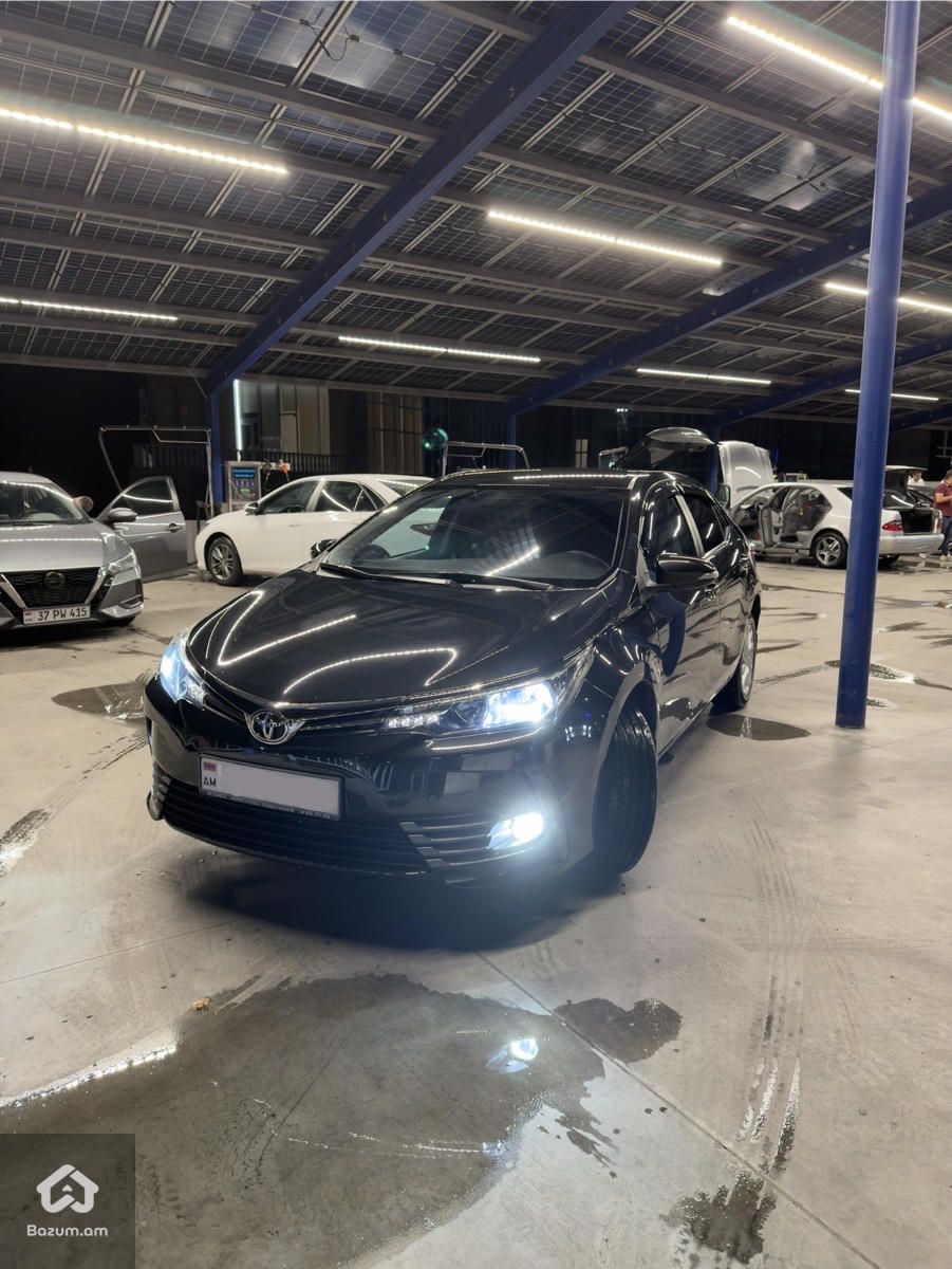Toyota Corolla 2017 - image 3