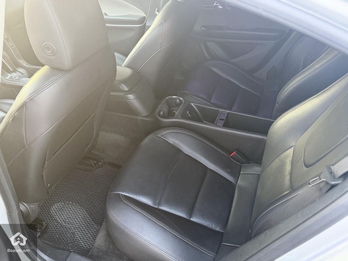 Chevrolet Volt 2014 - image 10