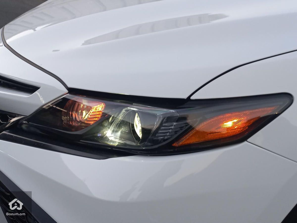 Toyota Camry 2023 - image 8