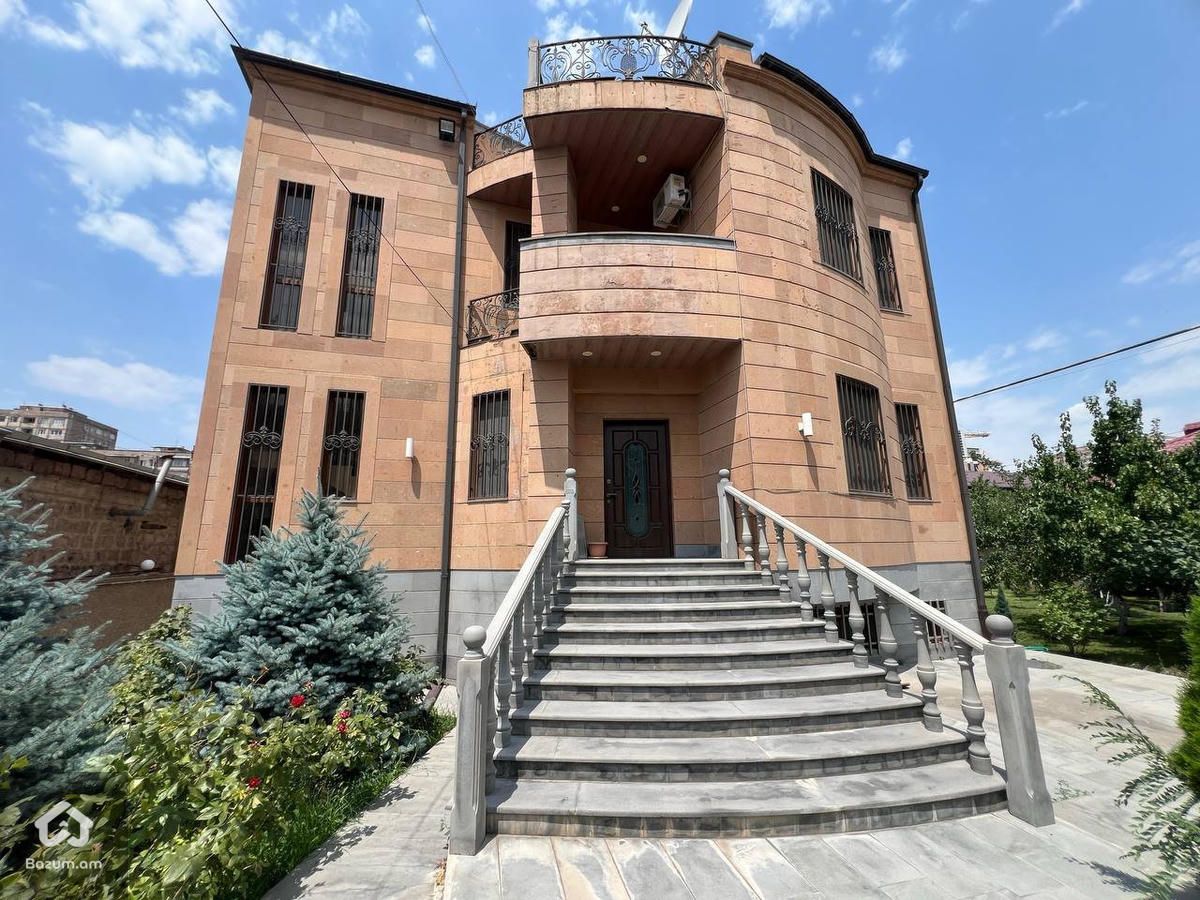 Չորս հարկանի քարե տուն Փիրումյանների փողոցում - image 1