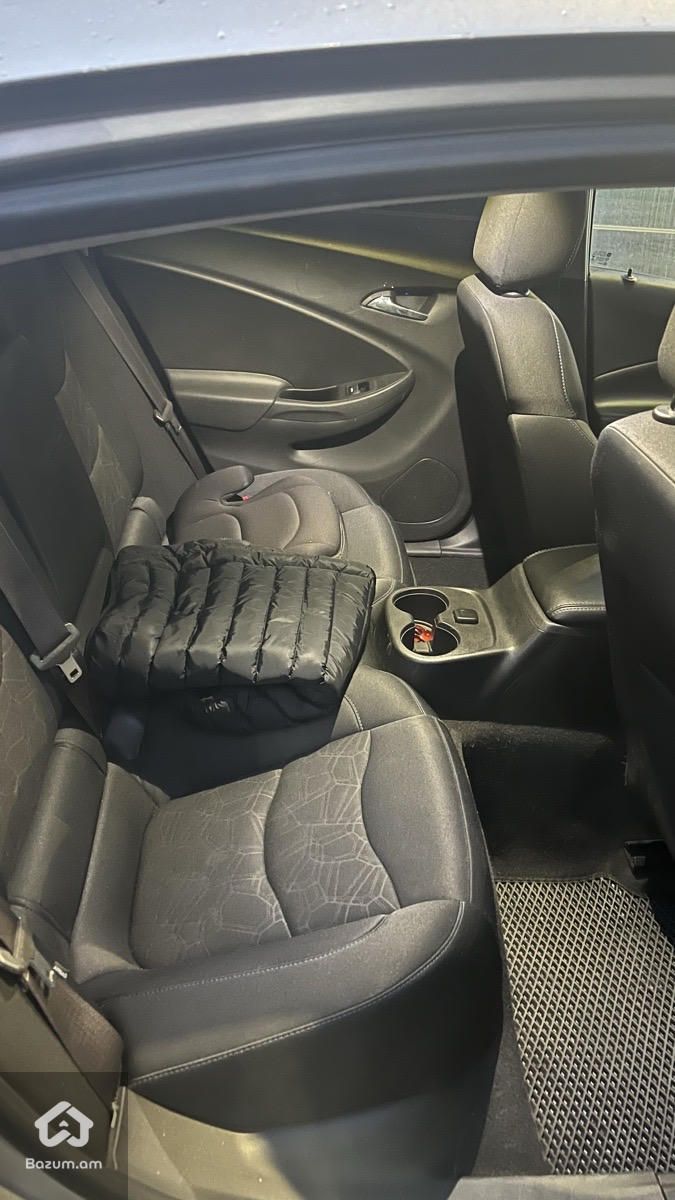 Chevrolet Volt 2017 - image 10