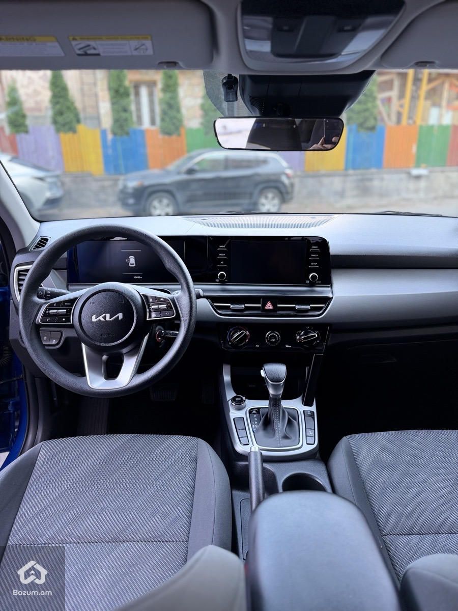 Kia Seltos - image 11