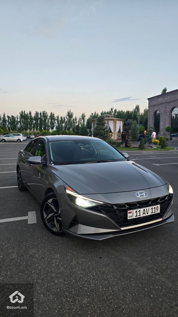 Hyundai Elantra SEL + 2022 - image 1
