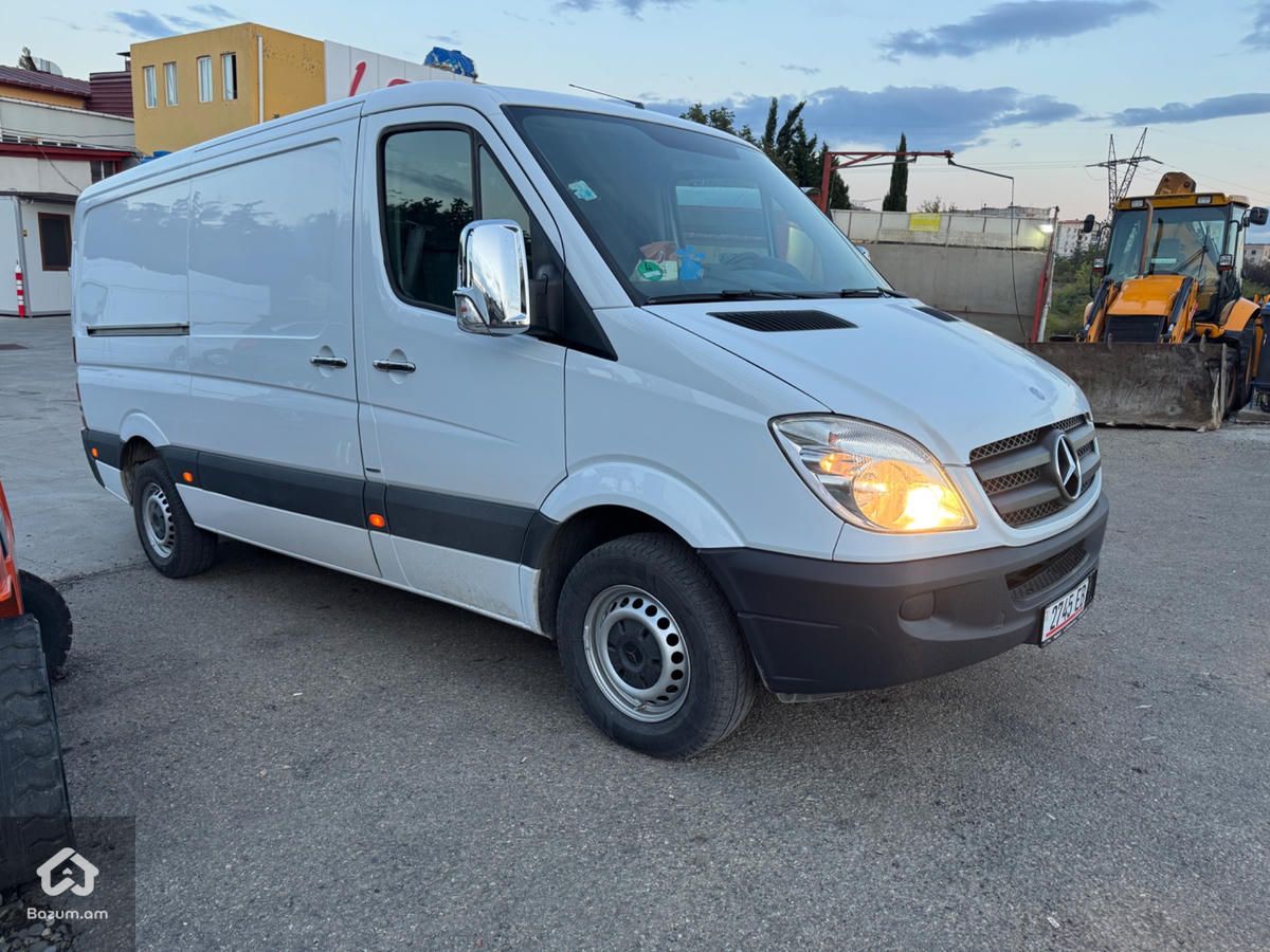 Mercedes-Benz Sprinter 2011 - image 3