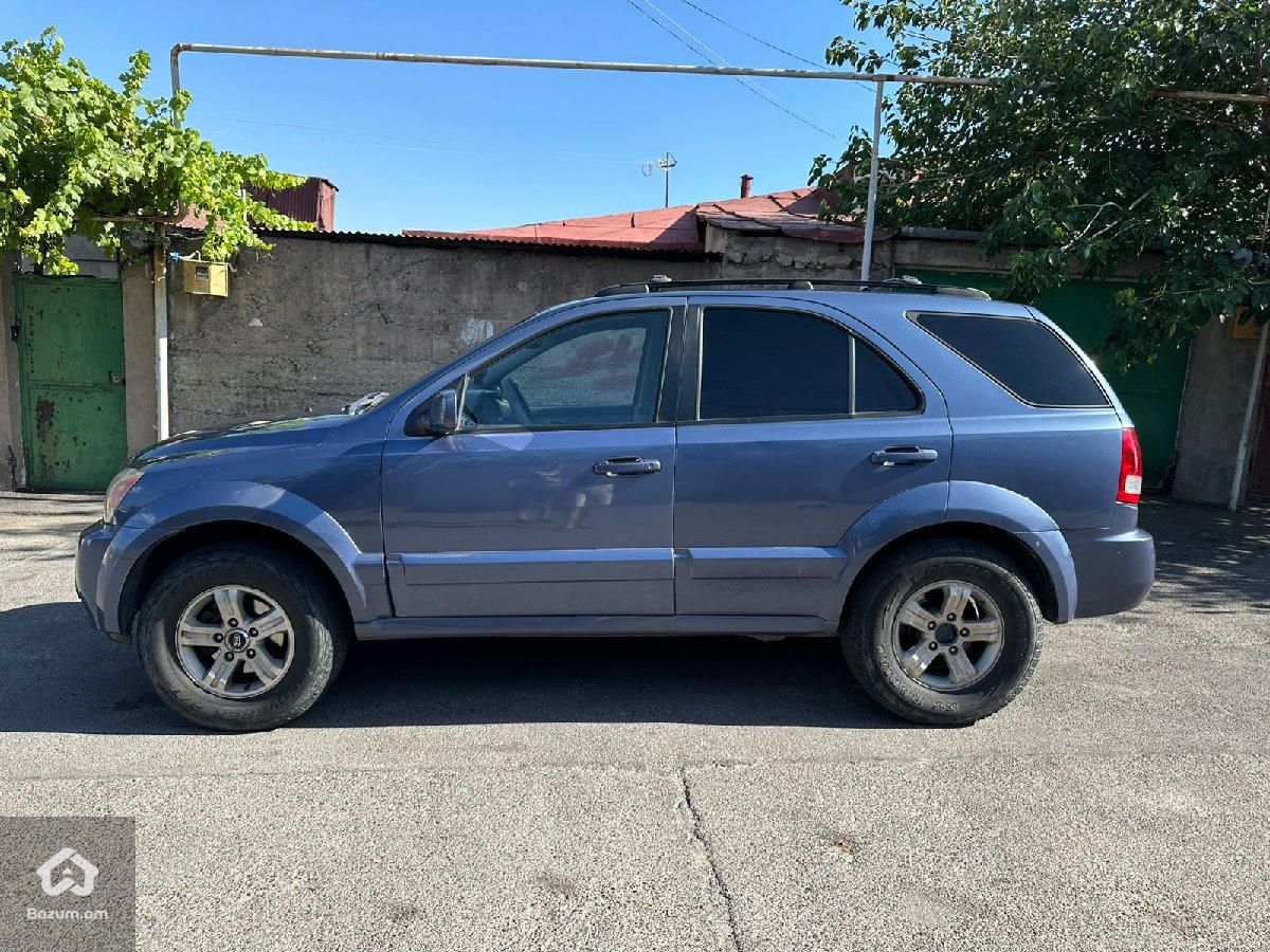 Kia Sorento 2003 - image 2