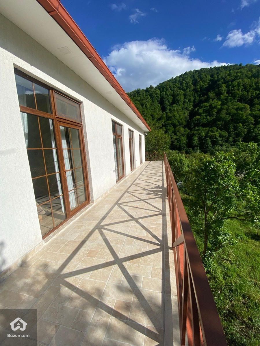  Վաճառվում է շքեղ առանձնատուն  Դիլիջանում - image 9