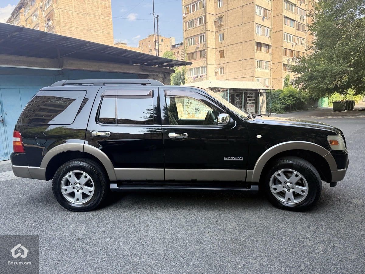 Ford Explorer - image 10