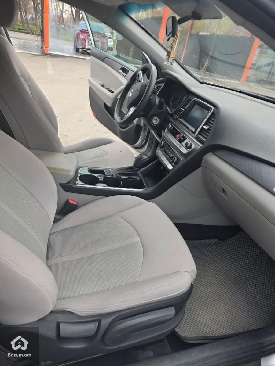 Hyundai Sonata  - image 7
