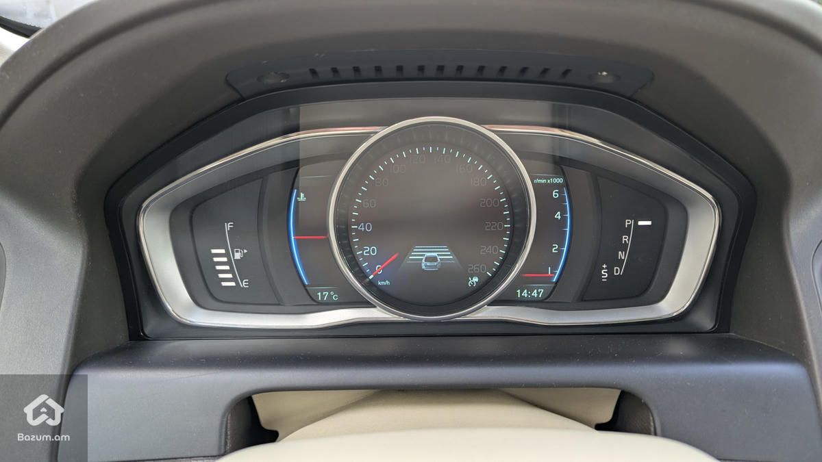 Volvo XC60  - image 7