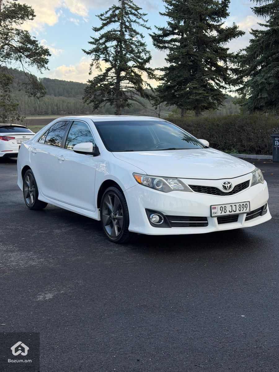 Toyota camry se - image 11