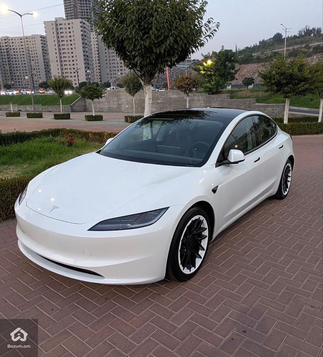 Tesla Model 3 2025 - image 1