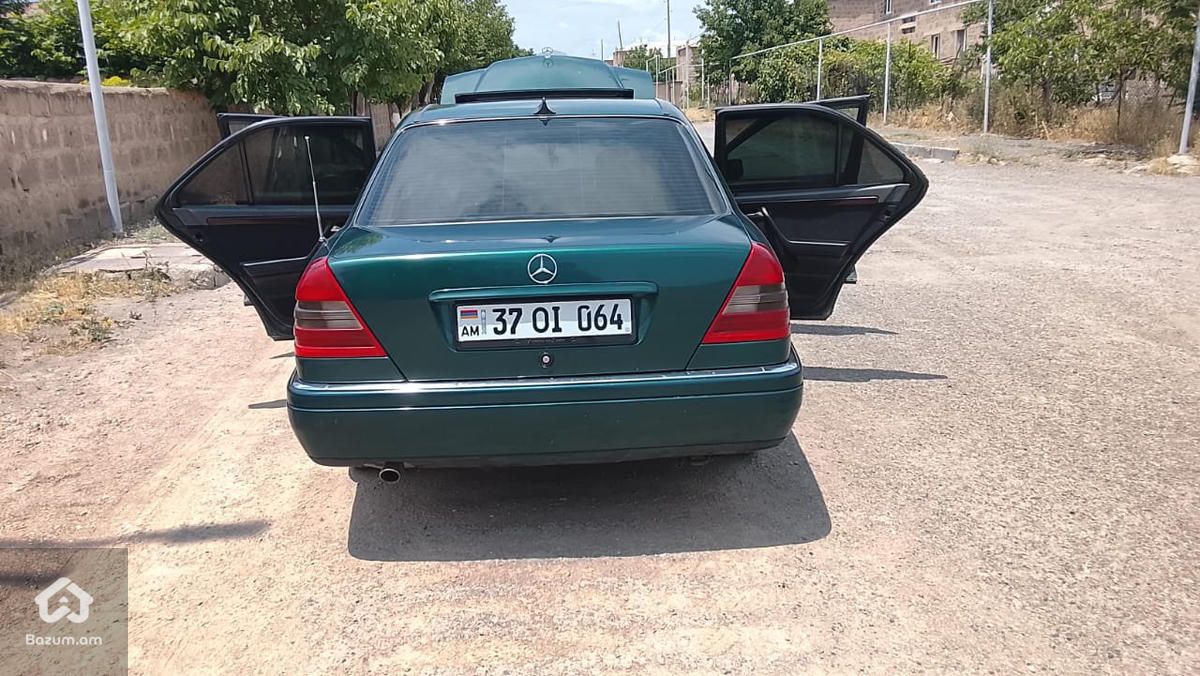 Mersedes Benz - image 7