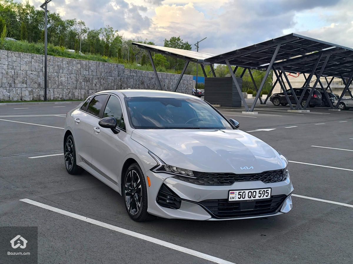 Kia K5 - image 1