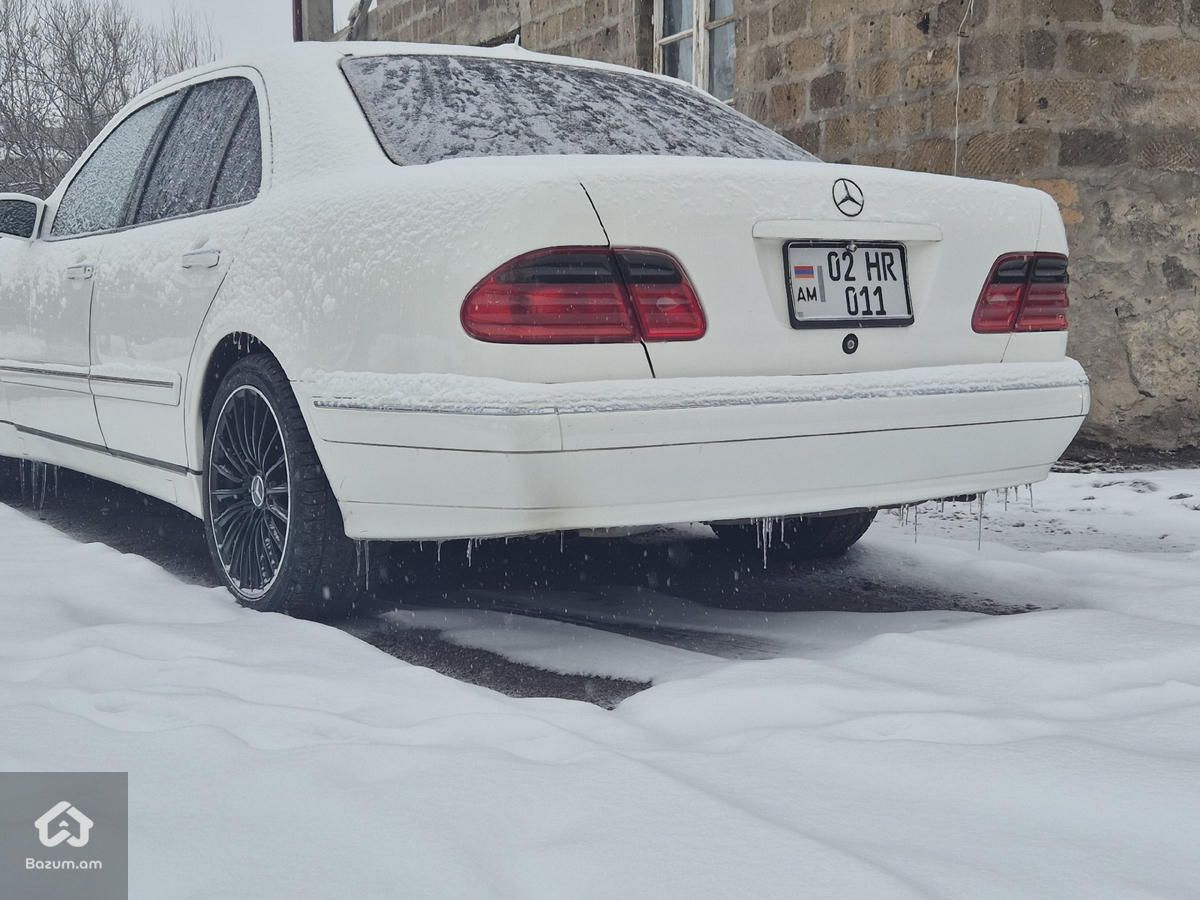 Mercedes benz w210 - image 9