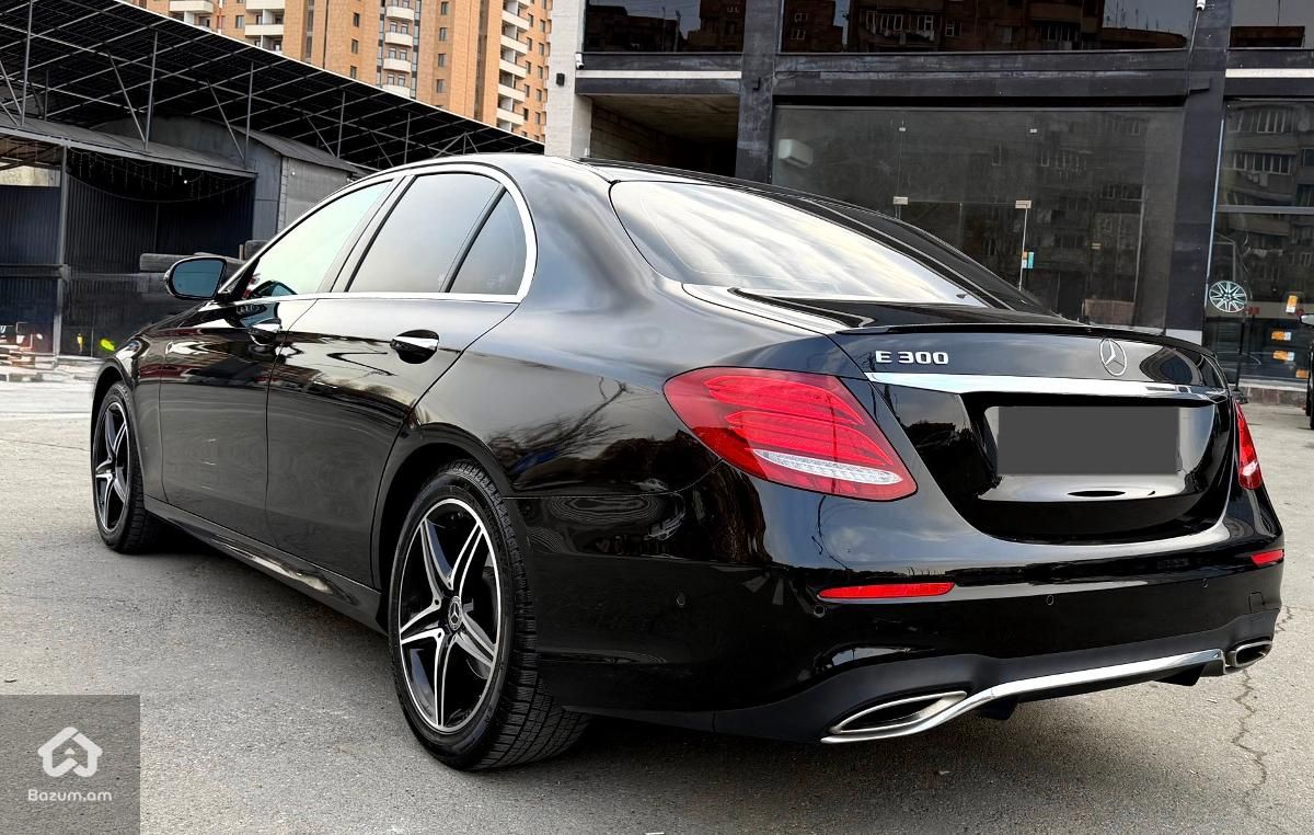 Mercedes Benz E300 - image 2