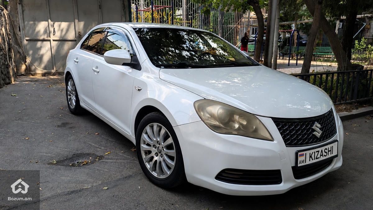 Suzuki Kizashi 2010 - image 1