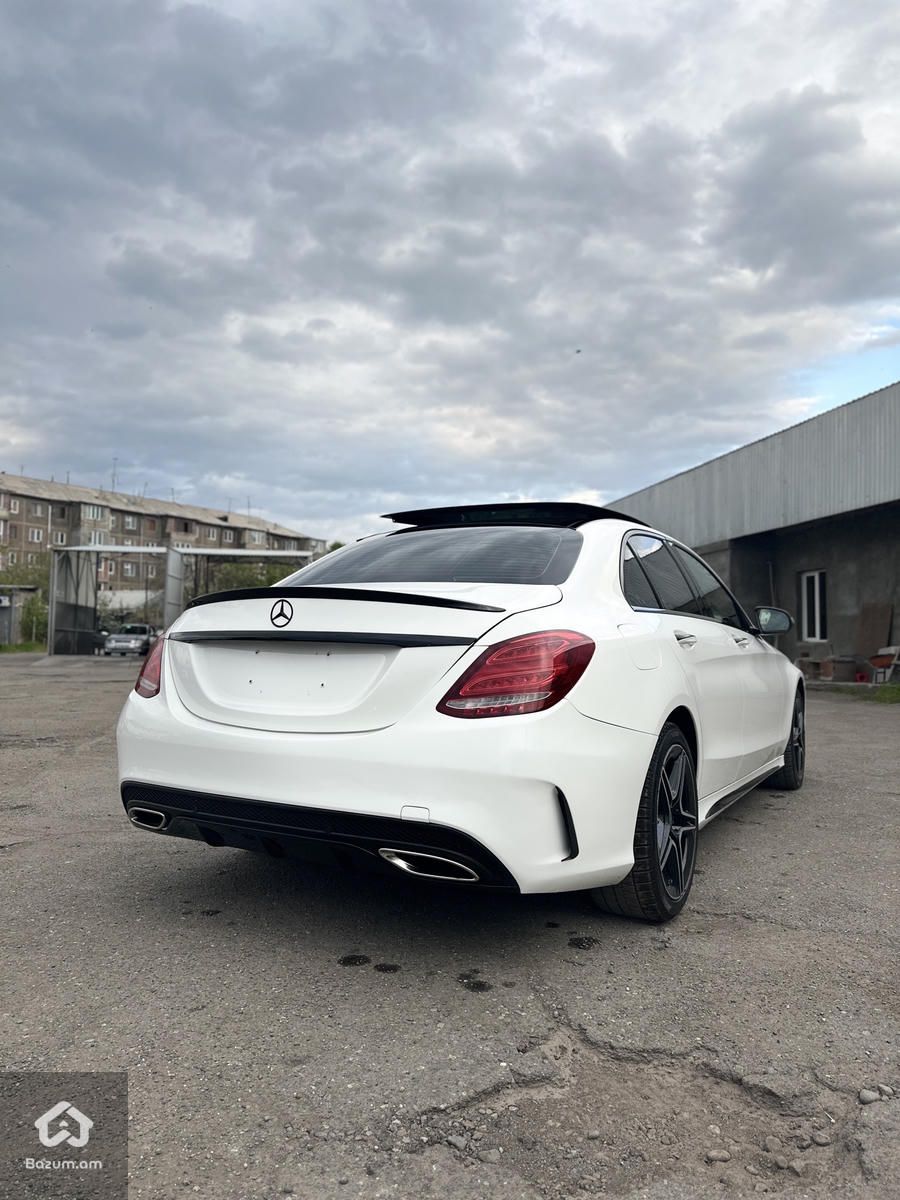 Mercedes Benz C300 - image 4