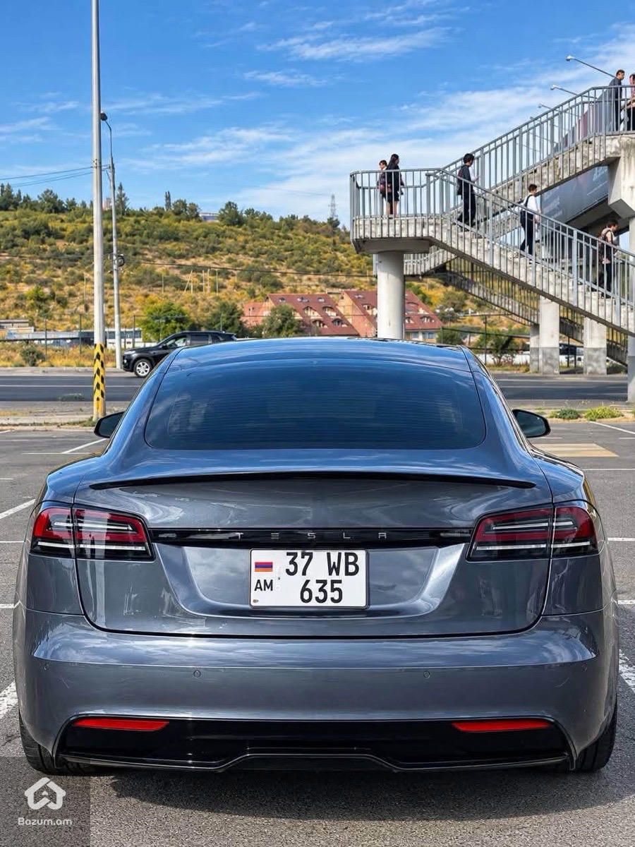 Tesla Model S 2023 - image 6