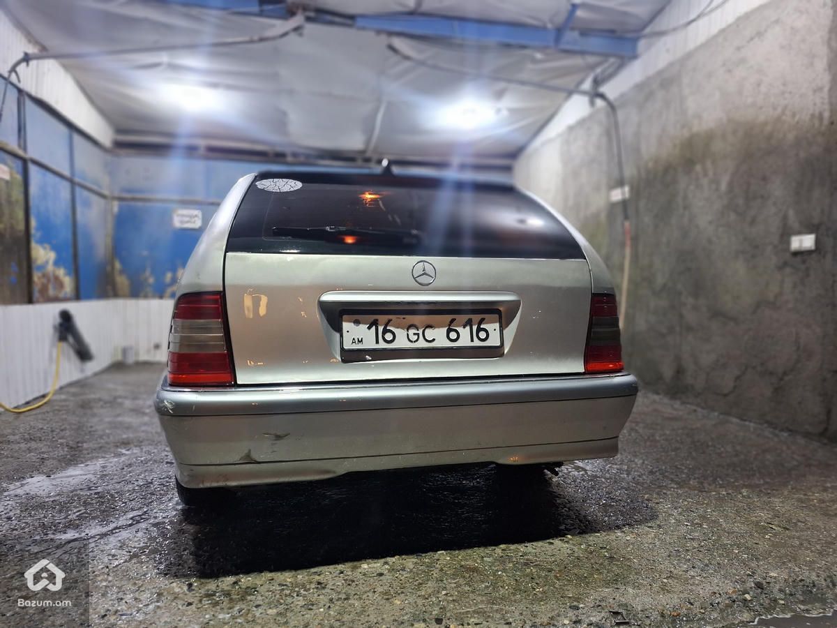 MERCEDES BENZ C240 - image 1