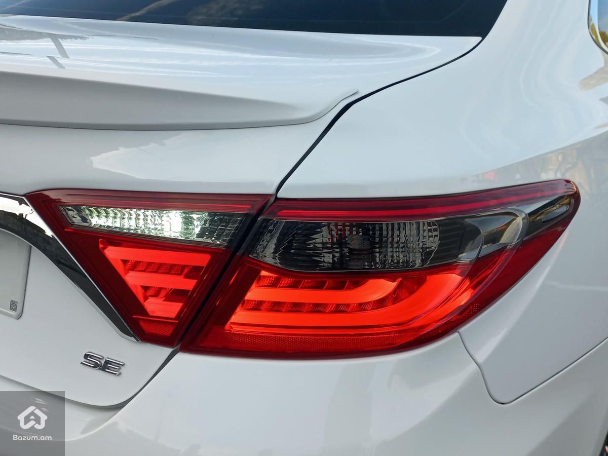 Toyota Camry 2016 - image 9