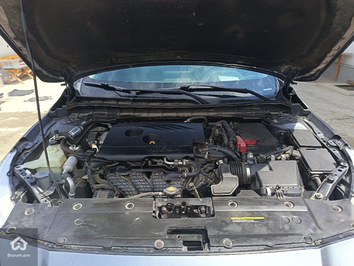 Nissan Altima  - image 5