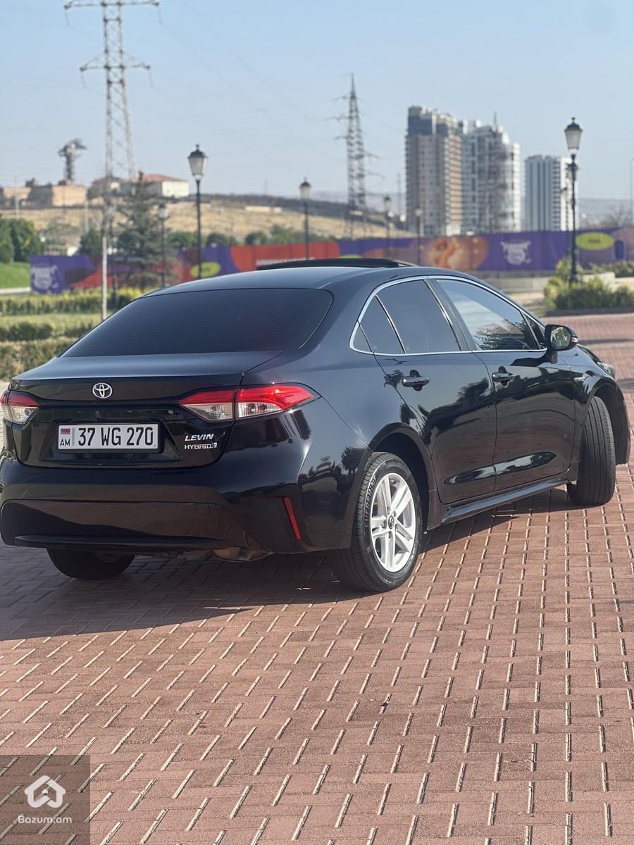 Toyota Corolla 2020 - image 2