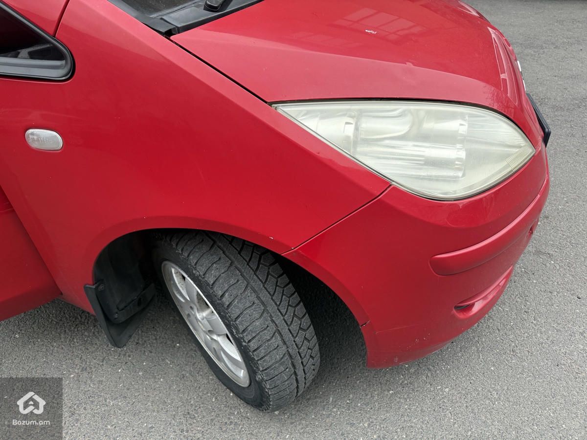 Mitsubishi Colt - image 9