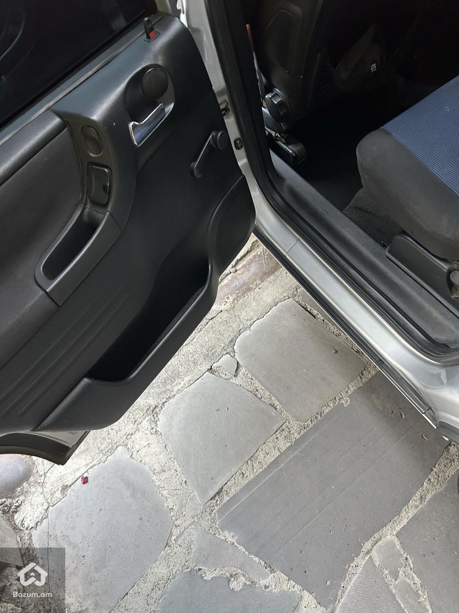 Opel Zafira 2005 - image 30