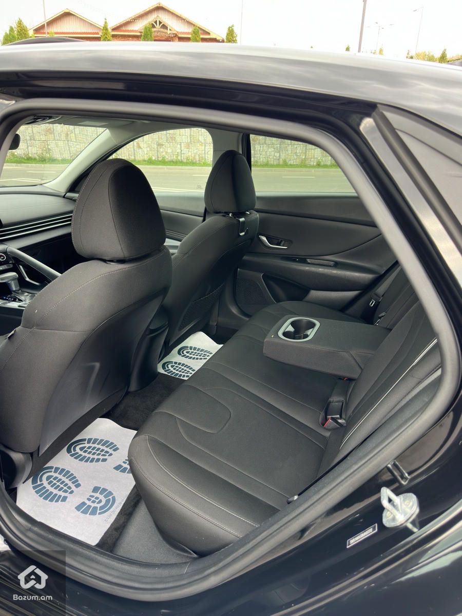 Hyundai Elantra 2021 - image 12