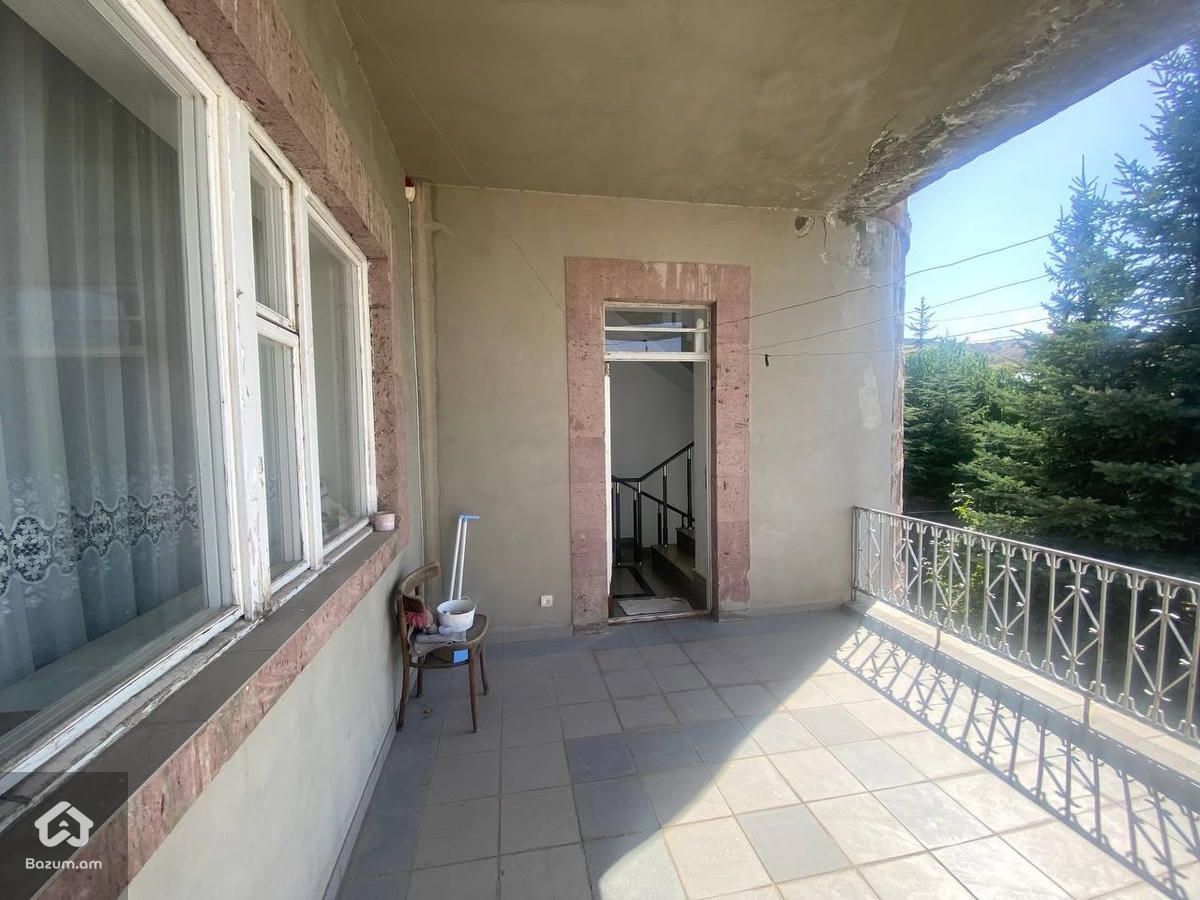 Վաճառվում է եռահարկ առանձնատուն Զովքում - image 31