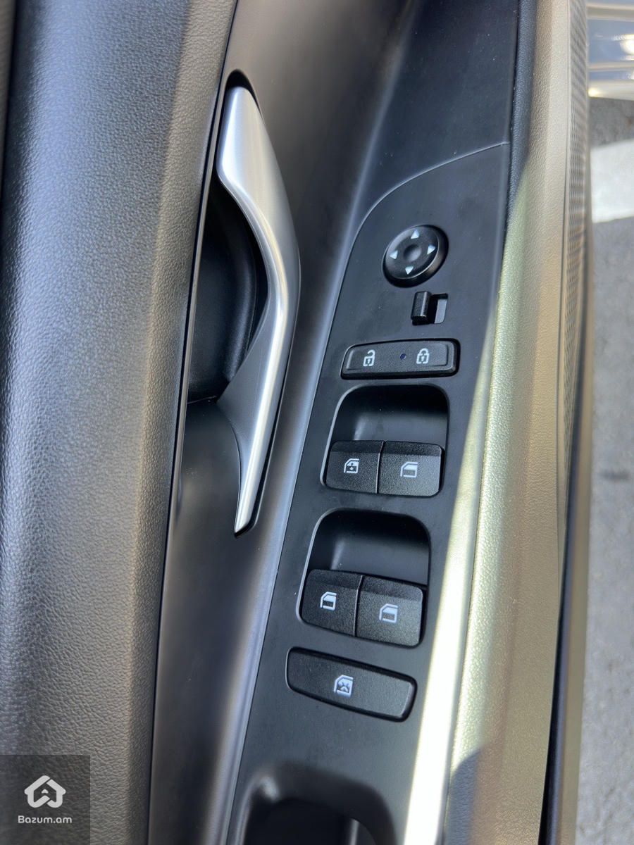 Hyundai Elantra 2021 - image 33