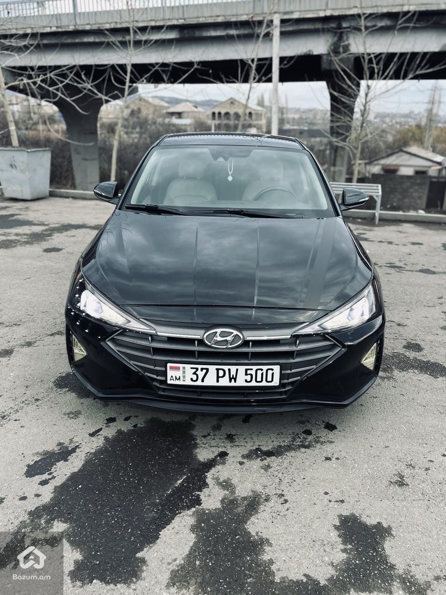 Hyundai Elantra Limited - image 2