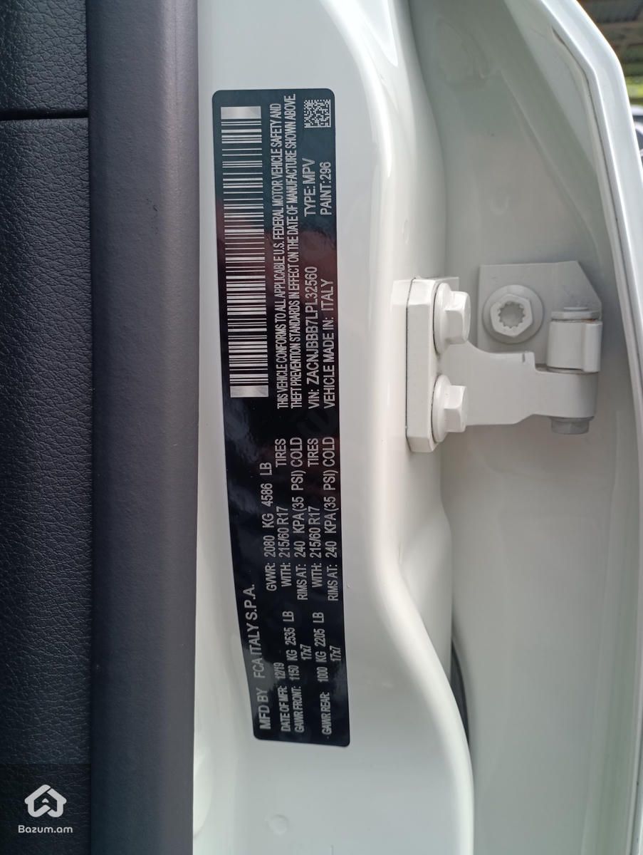 Jeep Renegade - image 15