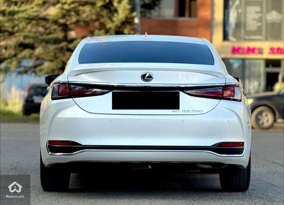Lexus ES 250 2022 - image 6
