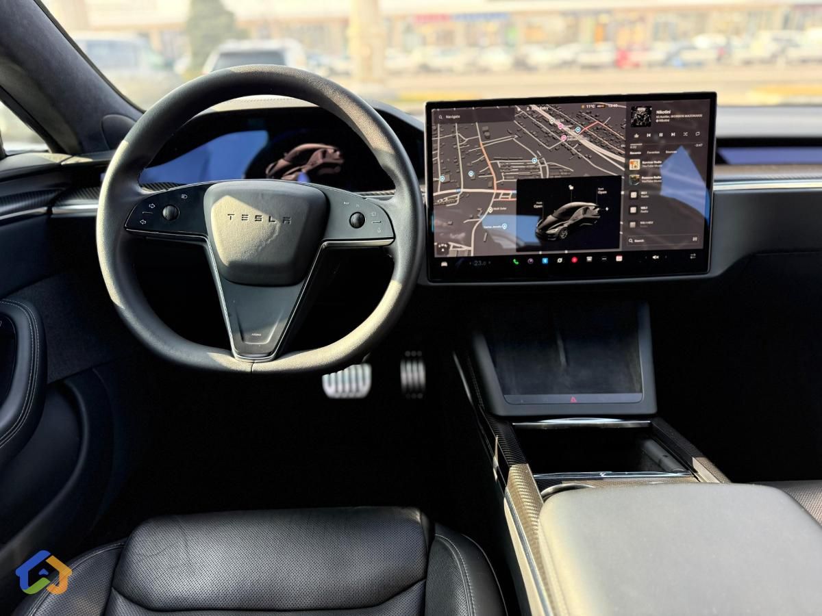 Tesla Model S Plaid - image 5