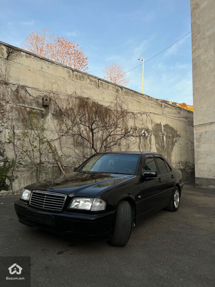 Mersedes C200 - image 2