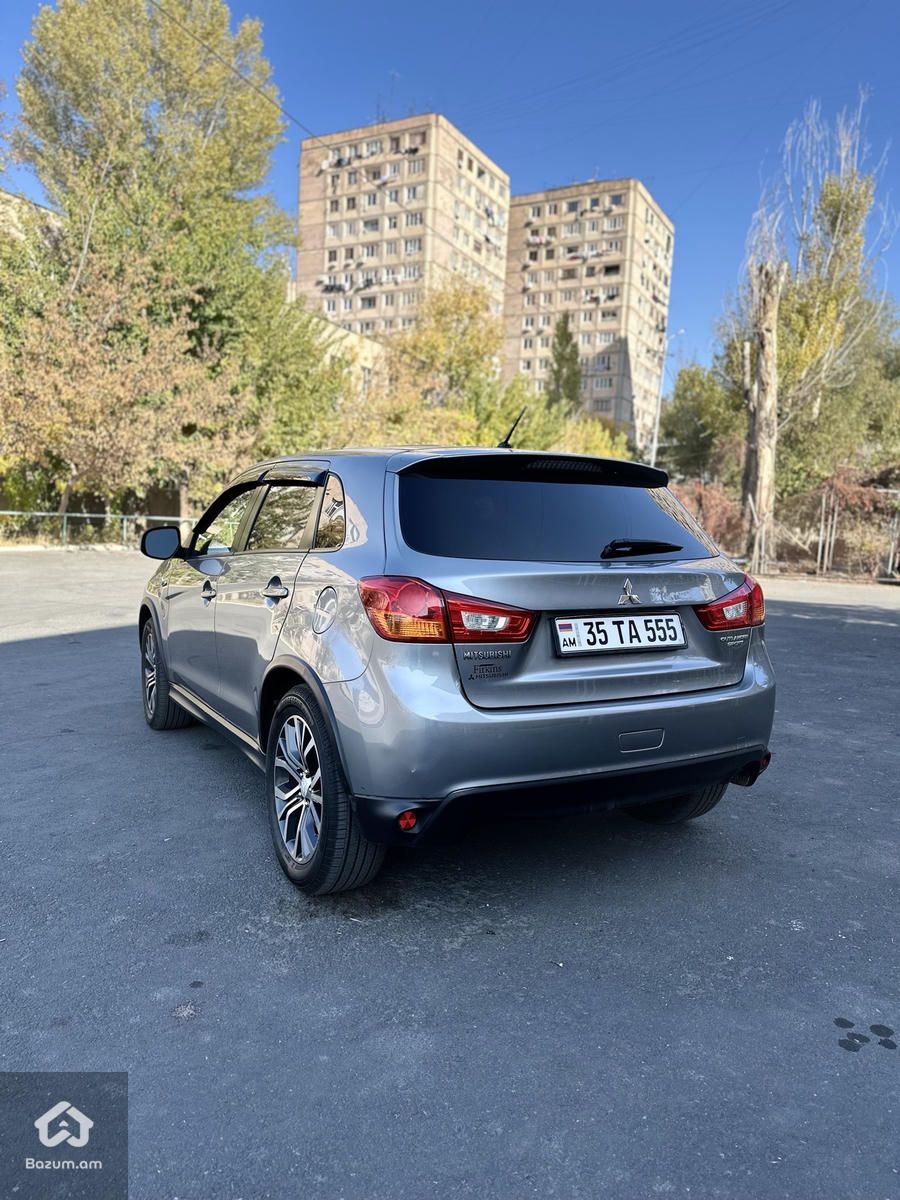 Mitshubishi outlander sport - image 7