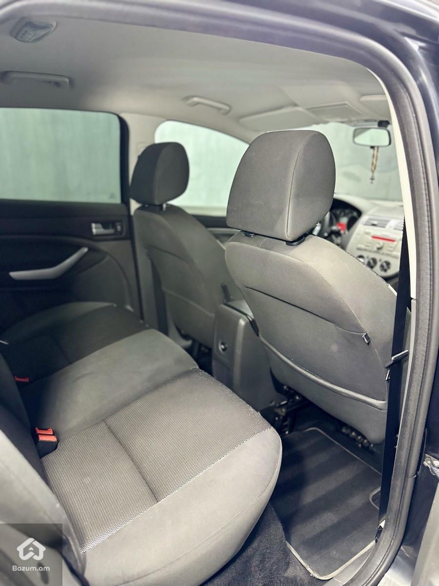 Ford Kuga 2010 - image 7