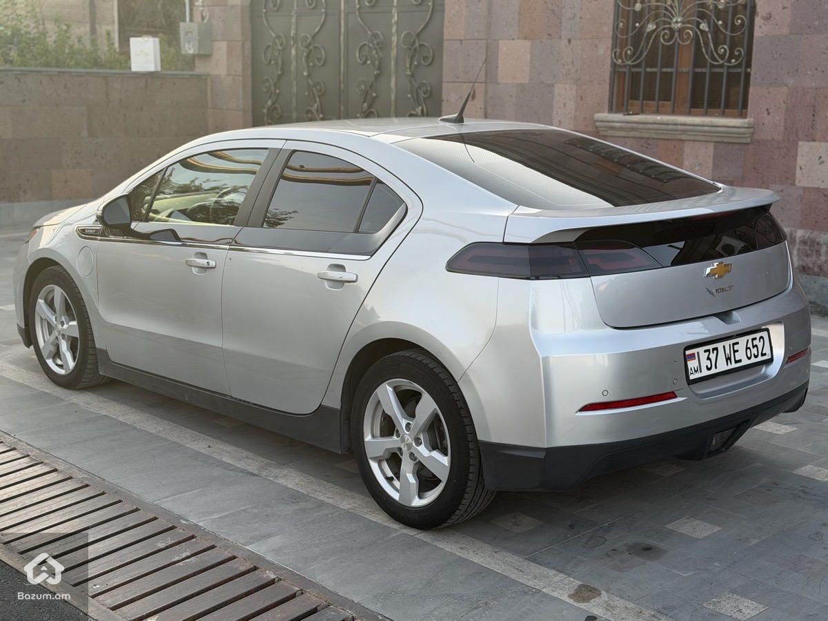 Chevrolet Volt 2014 - image 2