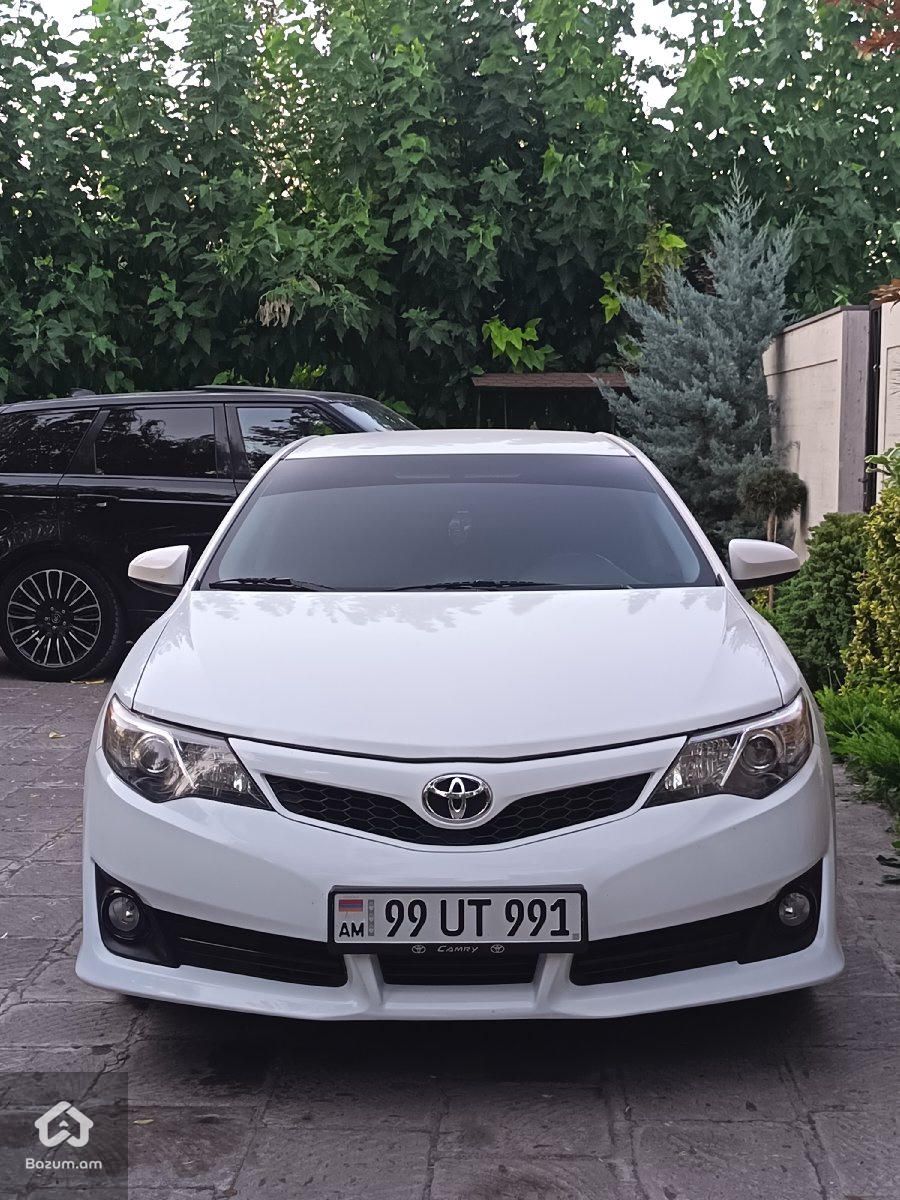 Toyota Camry - image 5