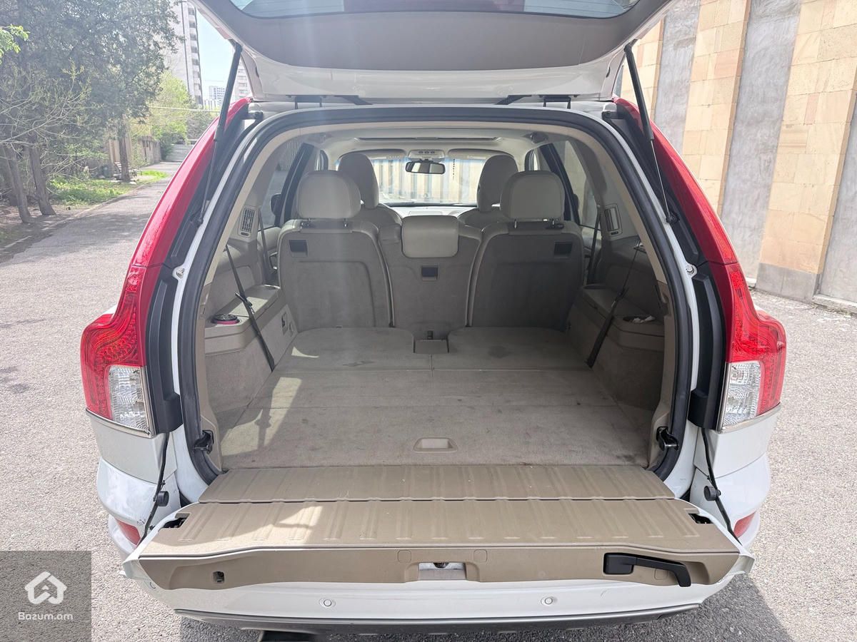 Volvo  - image 8